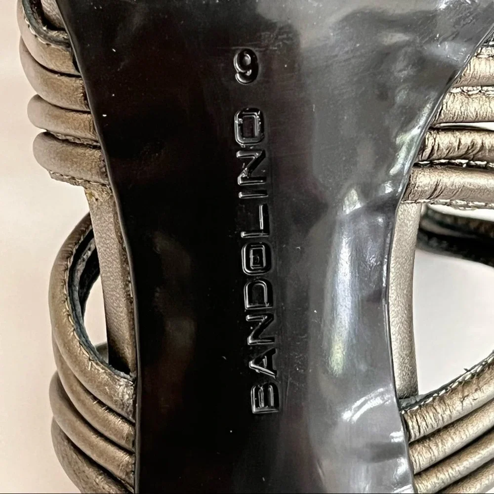 Bandolino Heels Slip On Sandals Dark Pewter Silver Accents Leather/Metal‎ Upper
